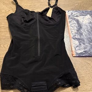 SHAPELLX Women's Shapewear Bodysuits Tummy Control Butt Lifter M